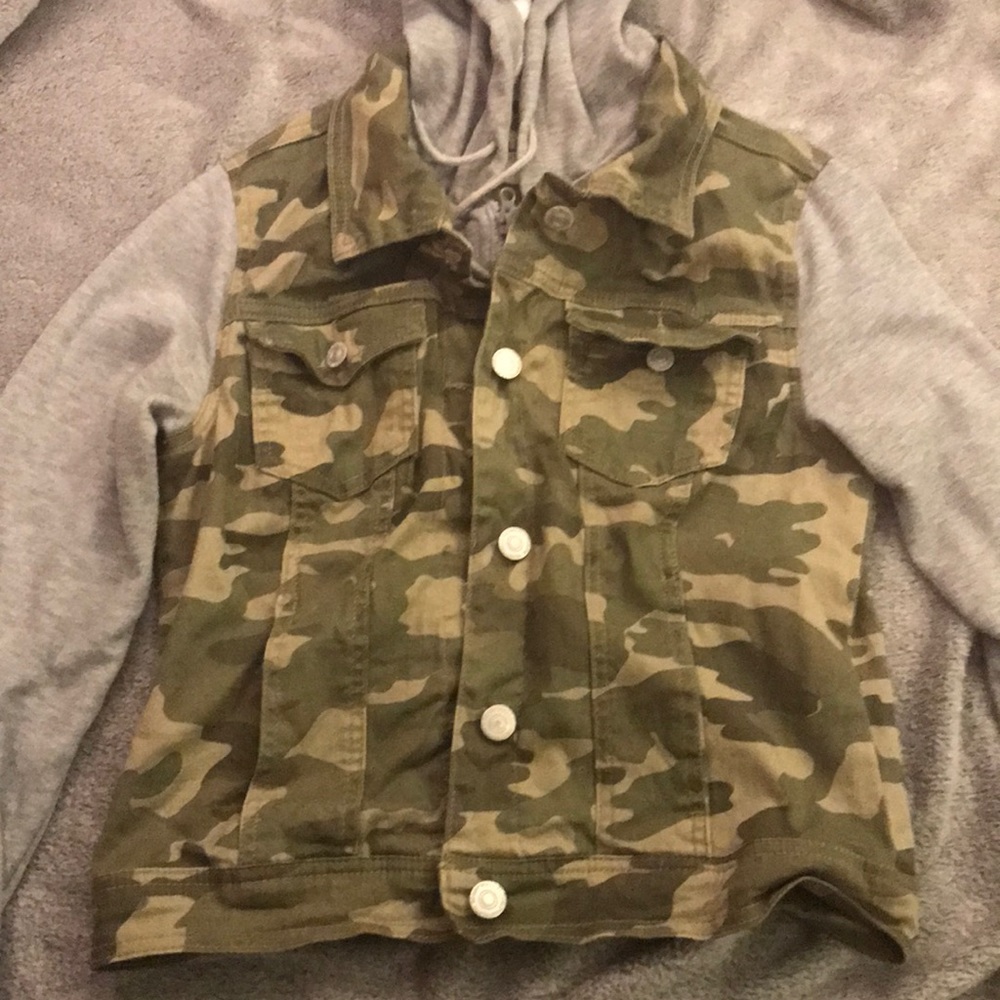 wallflower camo sweater